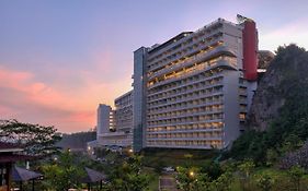 Le Eminence Puncak Hotel Convention & Resort